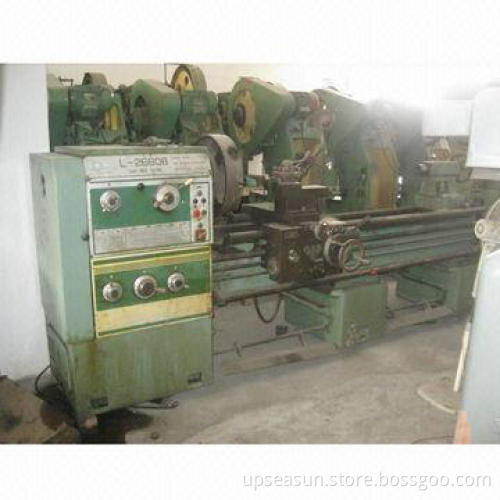 Second hand lathe machine, weighs 1600kg